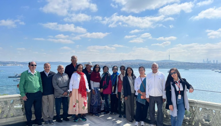 Tours Turkey Tour Groups at the Topkapi Palace, Istanbul Turkey